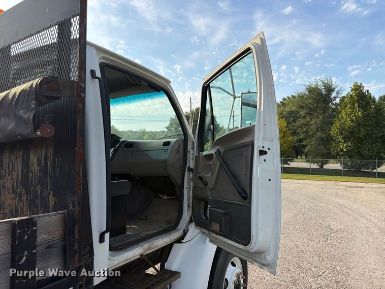 image for item FU4603 2001 Sterling Truck L7500 Series dump flatbed truck