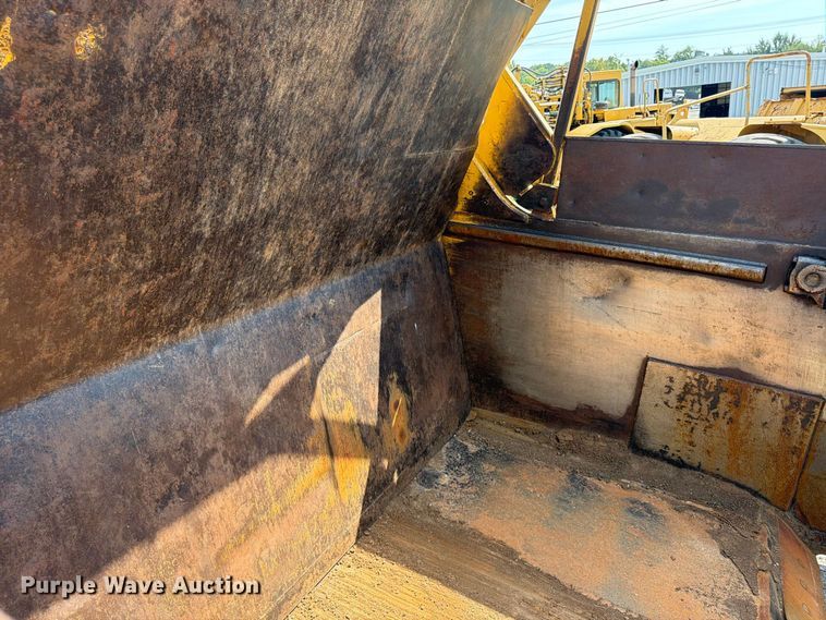 image for item FU4605 1996 Caterpillar 627F scraper