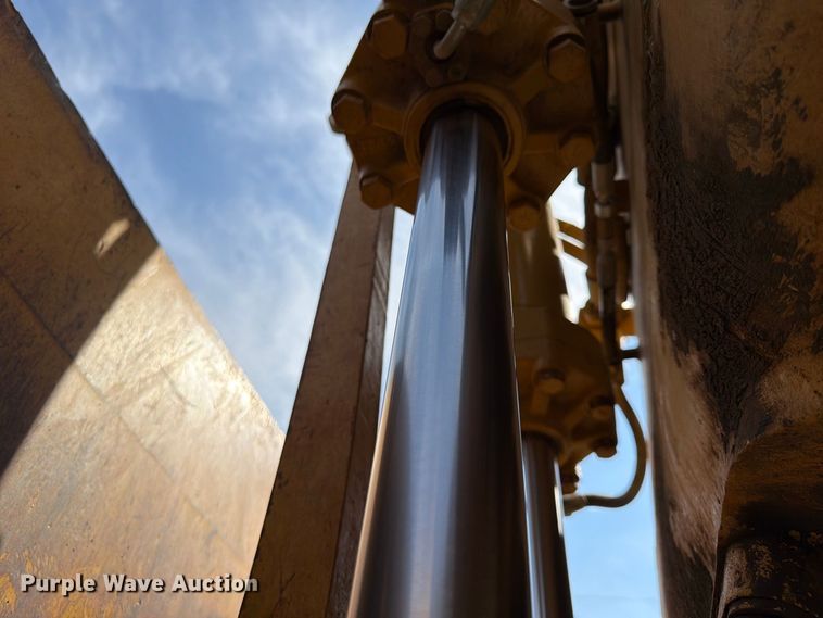 image for item FU4605 1996 Caterpillar 627F scraper