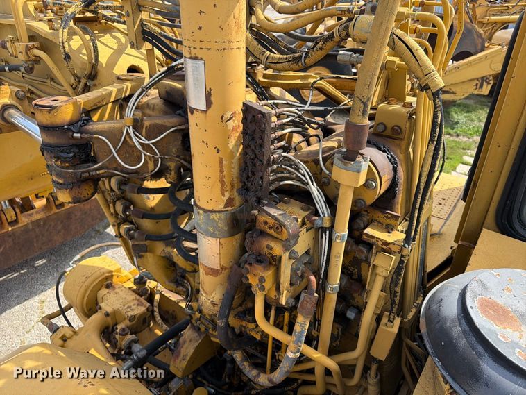 image for item FU4605 1996 Caterpillar 627F scraper