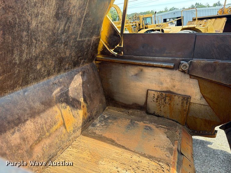 image for item FU4605 1996 Caterpillar 627F scraper