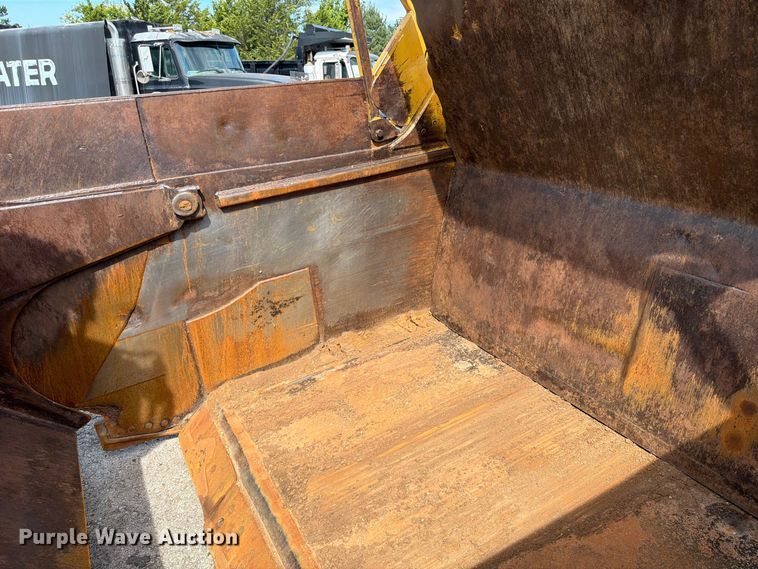 image for item FU4605 1996 Caterpillar 627F scraper
