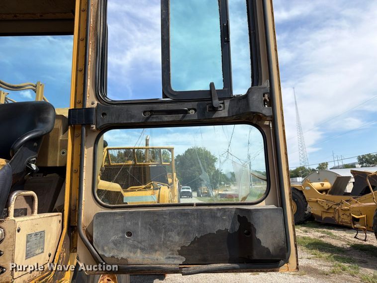 image for item FU4605 1996 Caterpillar 627F scraper