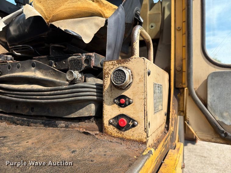 image for item FU4605 1996 Caterpillar 627F scraper