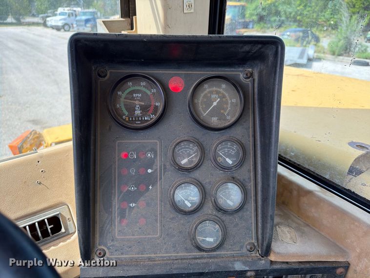 image for item FU4605 1996 Caterpillar 627F scraper