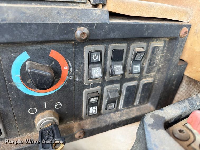 image for item FU4605 1996 Caterpillar 627F scraper
