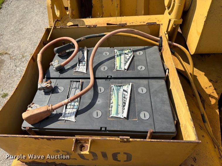 image for item FU4605 1996 Caterpillar 627F scraper