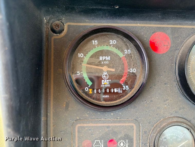 image for item FU4605 1996 Caterpillar 627F scraper