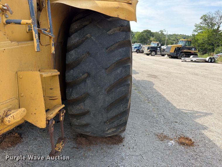 image for item FU4605 1996 Caterpillar 627F scraper
