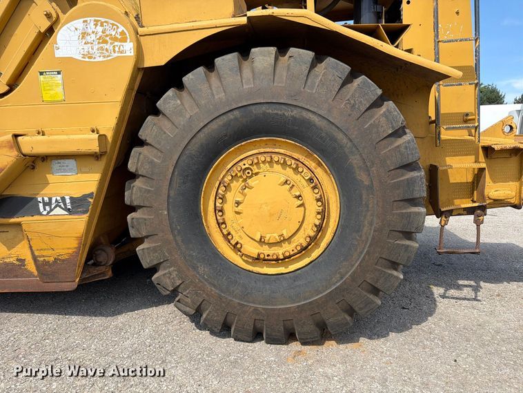 image for item FU4605 1996 Caterpillar 627F scraper