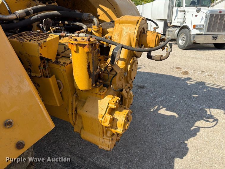 image for item FU4606 1997 Caterpillar 621F scraper