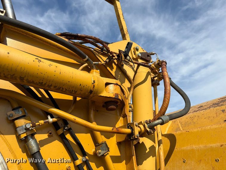 image for item FU4606 1997 Caterpillar 621F scraper