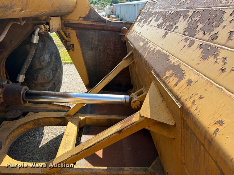 image for item FU4606 1997 Caterpillar 621F scraper