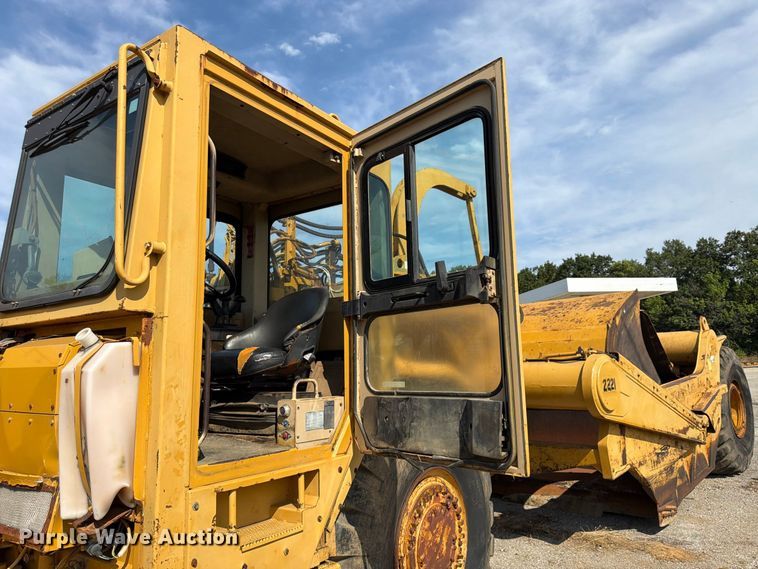 image for item FU4606 1997 Caterpillar 621F scraper