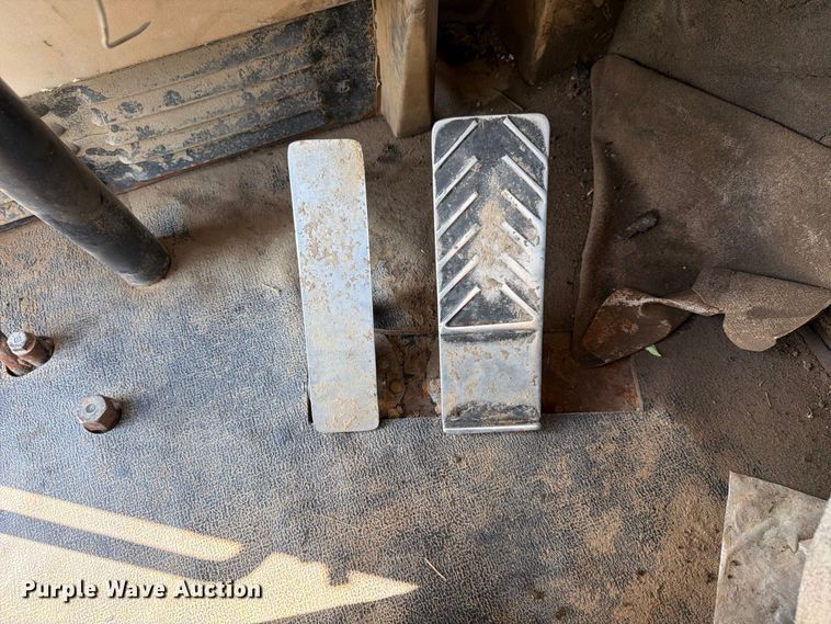 image for item FU4606 1997 Caterpillar 621F scraper