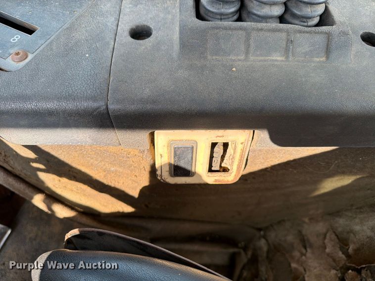 image for item FU4606 1997 Caterpillar 621F scraper