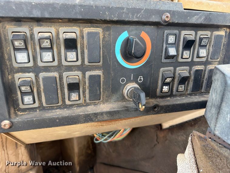 image for item FU4606 1997 Caterpillar 621F scraper
