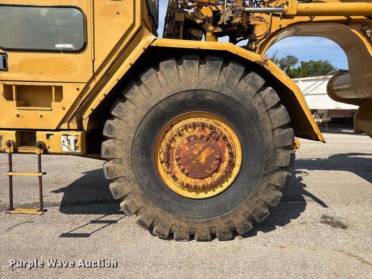 image for item FU4606 1997 Caterpillar 621F scraper