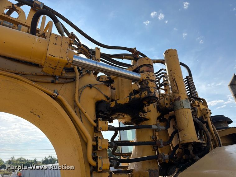 image for item FU4607 1997 Caterpillar 621F scraper