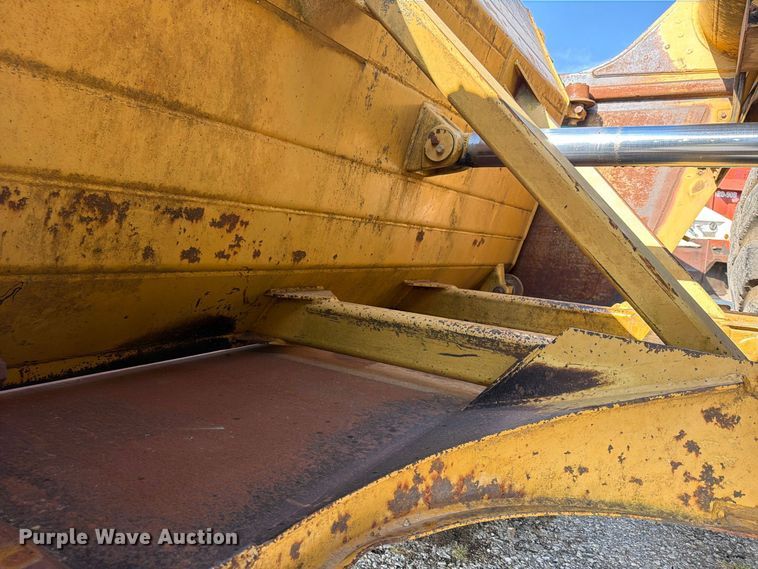 image for item FU4607 1997 Caterpillar 621F scraper