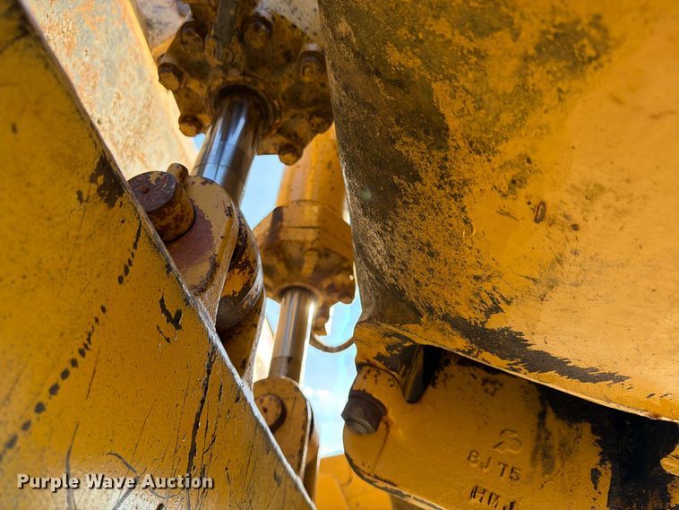 image for item FU4607 1997 Caterpillar 621F scraper
