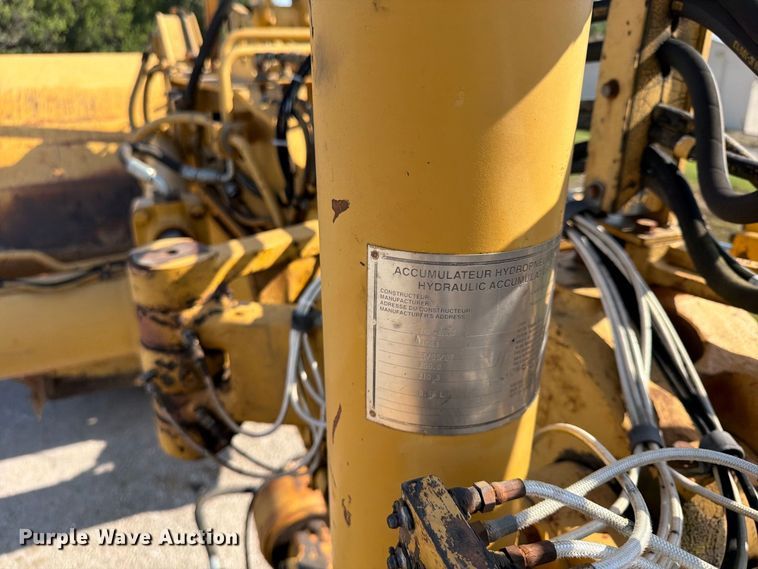 image for item FU4607 1997 Caterpillar 621F scraper