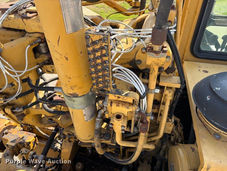 image for item FU4607 1997 Caterpillar 621F scraper
