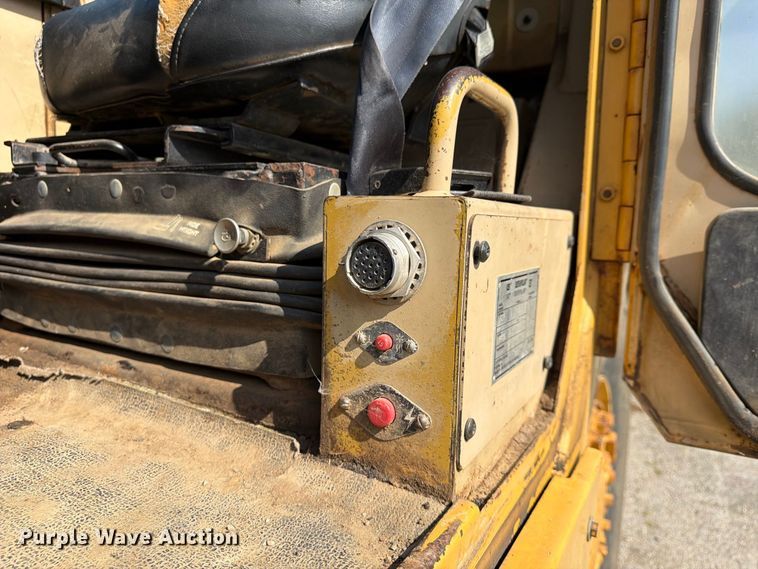 image for item FU4607 1997 Caterpillar 621F scraper