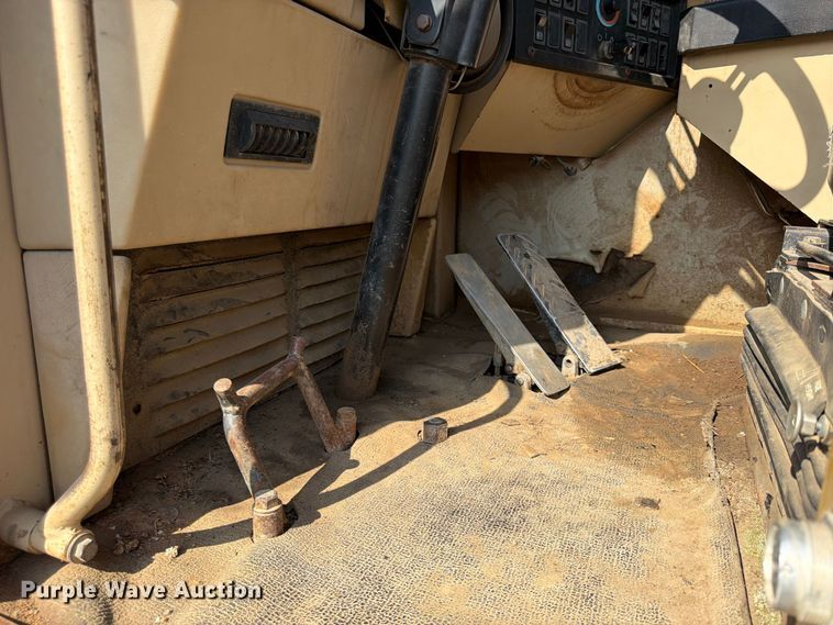 image for item FU4607 1997 Caterpillar 621F scraper