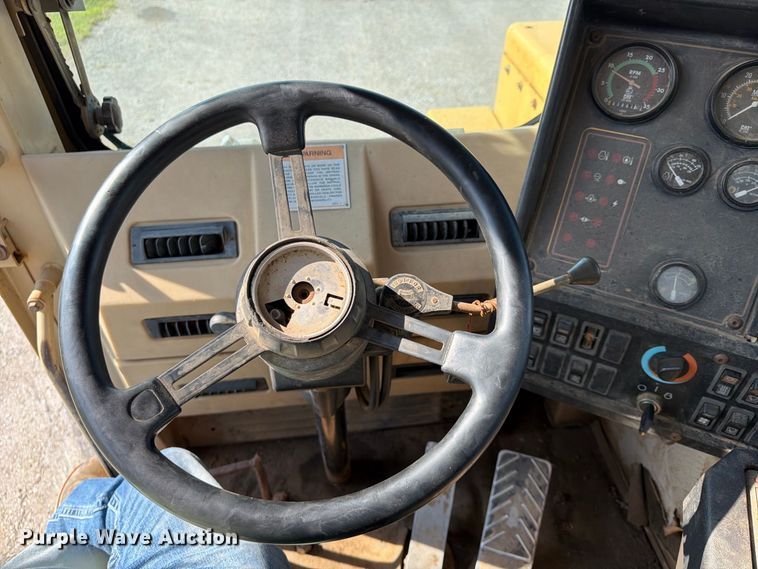 image for item FU4607 1997 Caterpillar 621F scraper