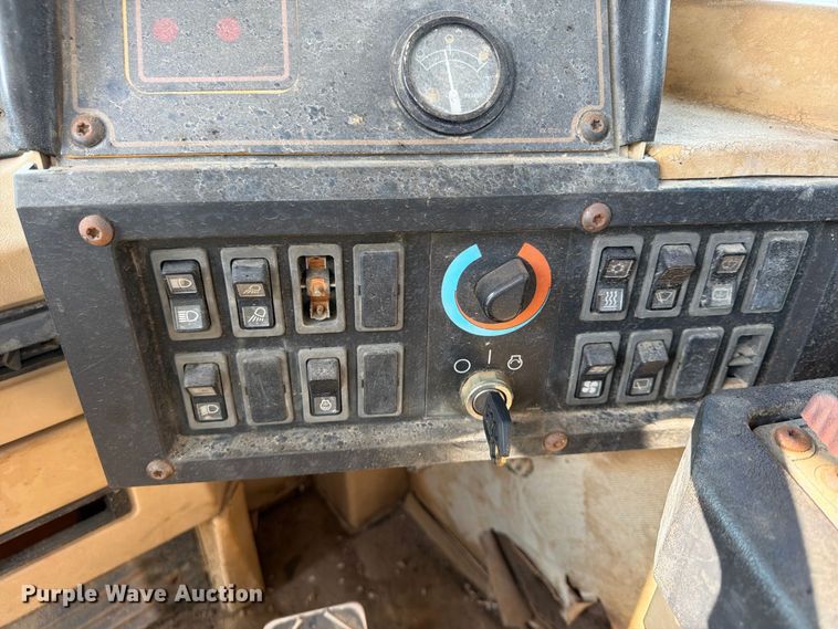 image for item FU4607 1997 Caterpillar 621F scraper