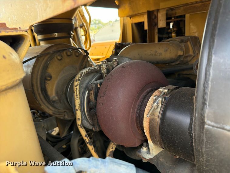 image for item FU4607 1997 Caterpillar 621F scraper