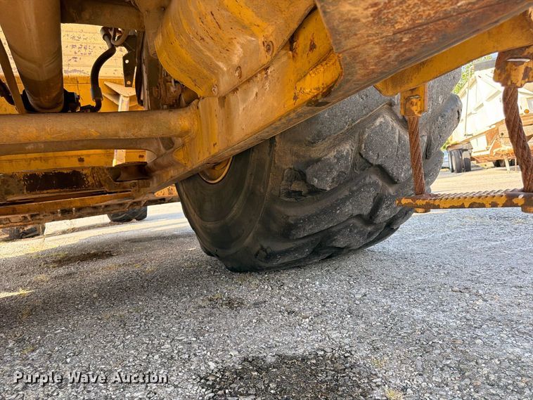image for item FU4607 1997 Caterpillar 621F scraper