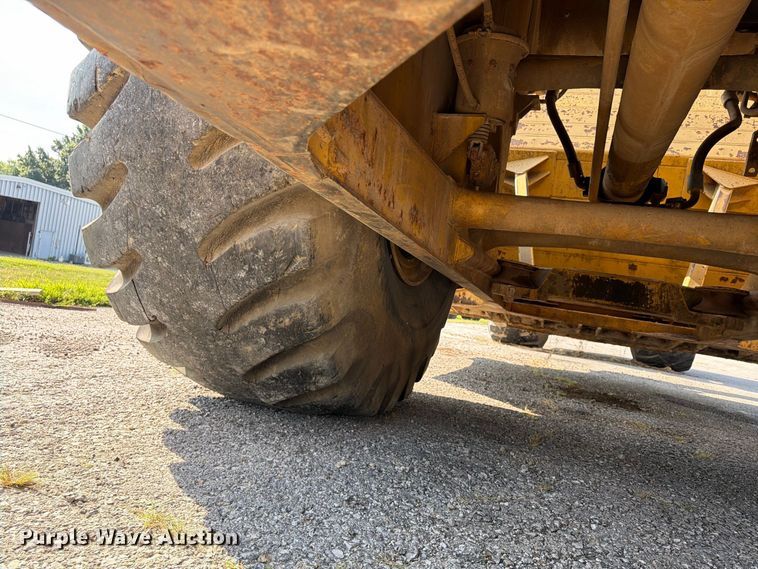image for item FU4607 1997 Caterpillar 621F scraper