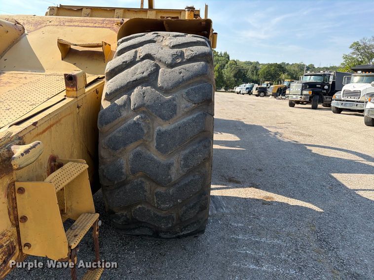 image for item FU4607 1997 Caterpillar 621F scraper