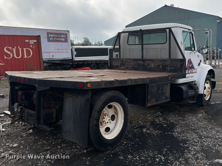 image for item FU4664 1991 International 4700 flatbed truck