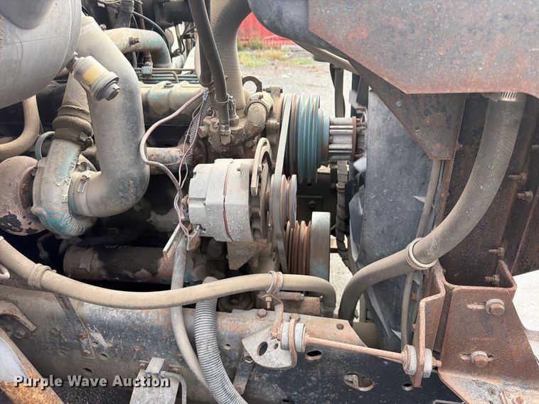 image for item FU4664 1991 International 4700 flatbed truck