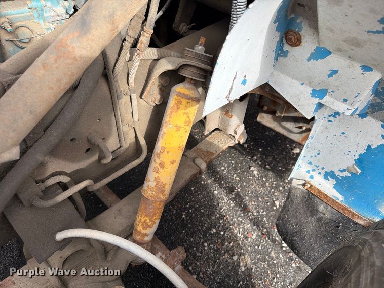 image for item FU4664 1991 International 4700 flatbed truck