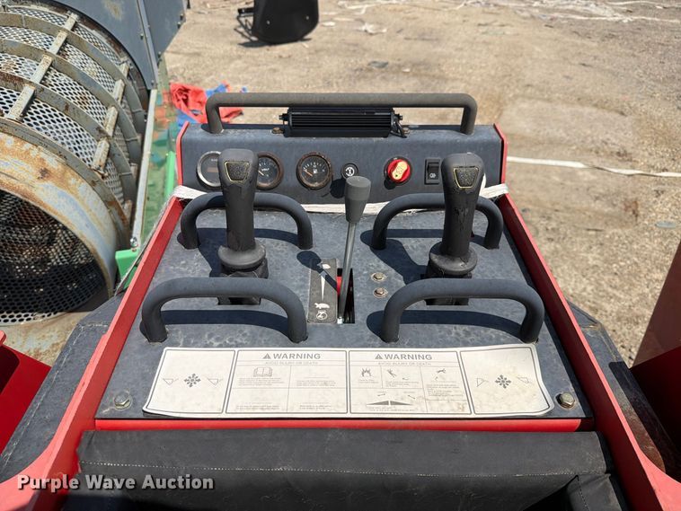 image for item NC9931 2024 Erie Industries SCL850 compact utility loader