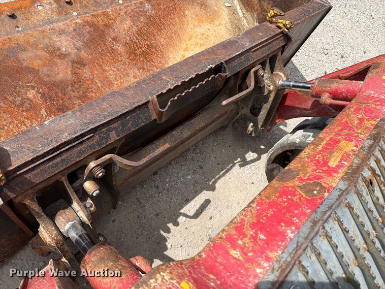 image for item OE9708 2014 Takeuchi TL8 tracked skid steer loader