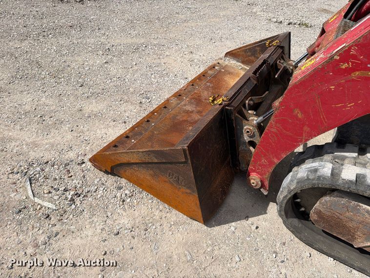 image for item OE9708 2014 Takeuchi TL8 tracked skid steer loader