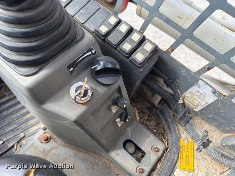 image for item OE9708 2014 Takeuchi TL8 tracked skid steer loader