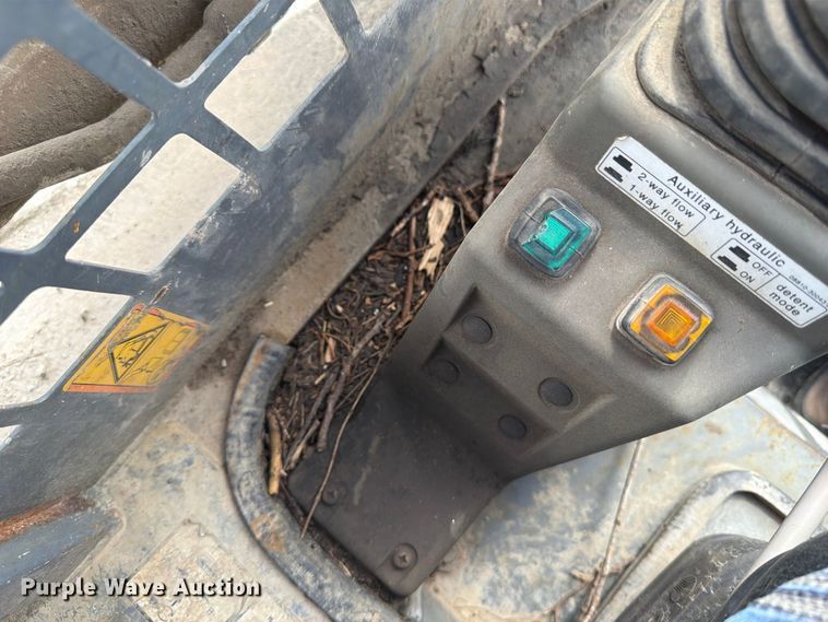 image for item OE9708 2014 Takeuchi TL8 tracked skid steer loader