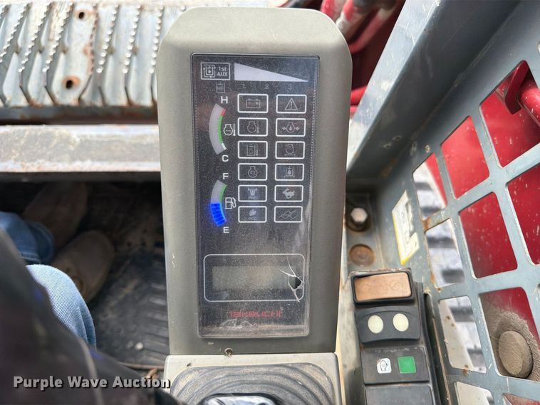 image for item OE9708 2014 Takeuchi TL8 tracked skid steer loader