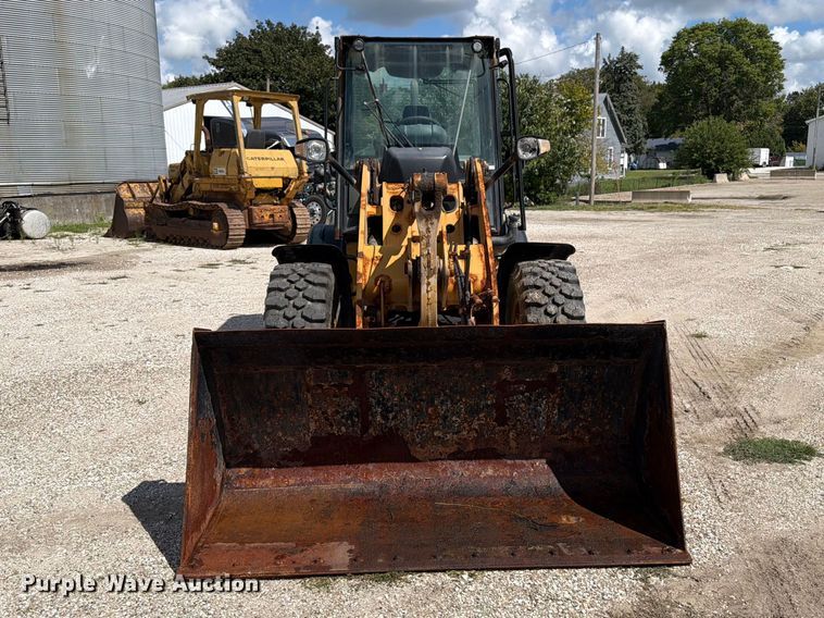 image for item OE9713 2019 Caterpillar 908M wheel loader