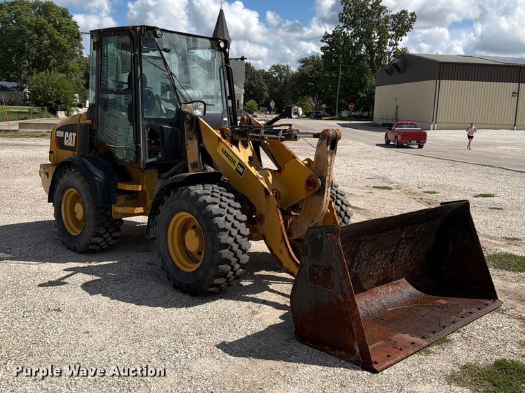 image for item OE9713 2019 Caterpillar 908M wheel loader