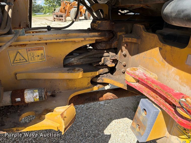 image for item OE9713 2019 Caterpillar 908M wheel loader