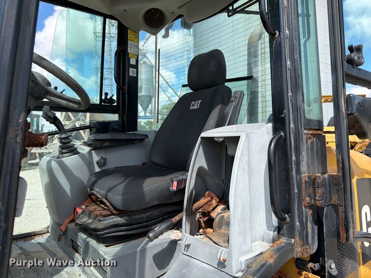 image for item OE9713 2019 Caterpillar 908M wheel loader