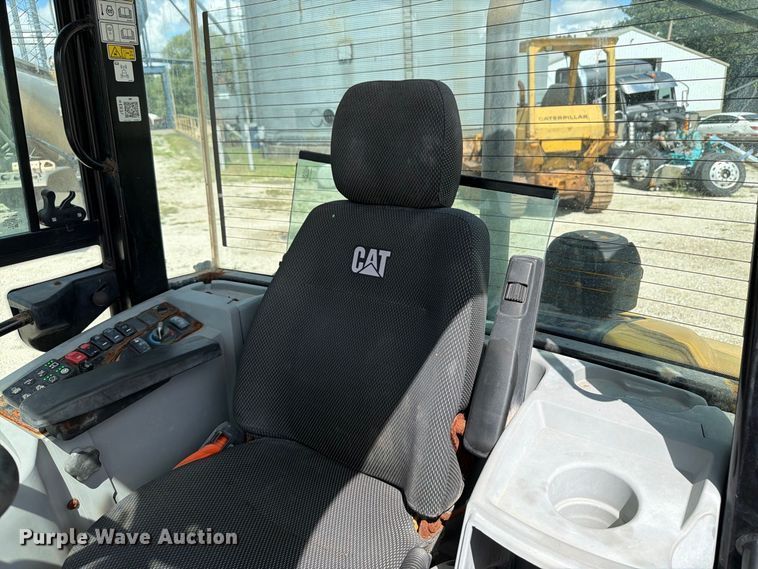 image for item OE9713 2019 Caterpillar 908M wheel loader