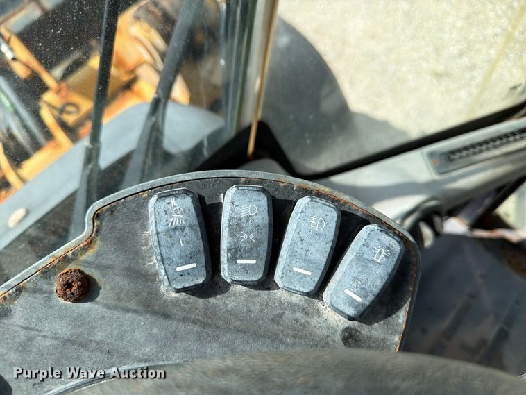 image for item OE9713 2019 Caterpillar 908M wheel loader